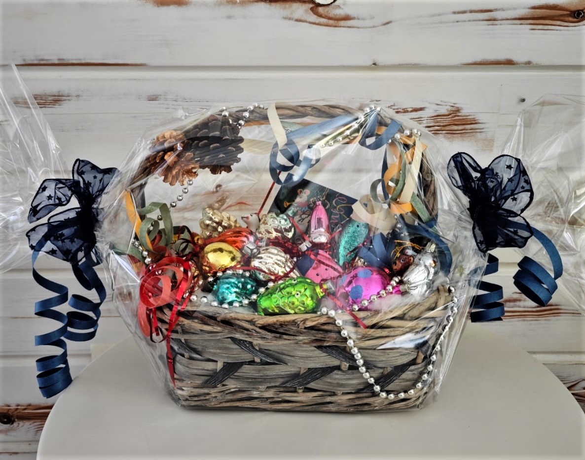 Большой набор новогодних игрушек "СССР", 1960-е гг. Большой набор новогодних игрушек "СССР", 1960-е гг.