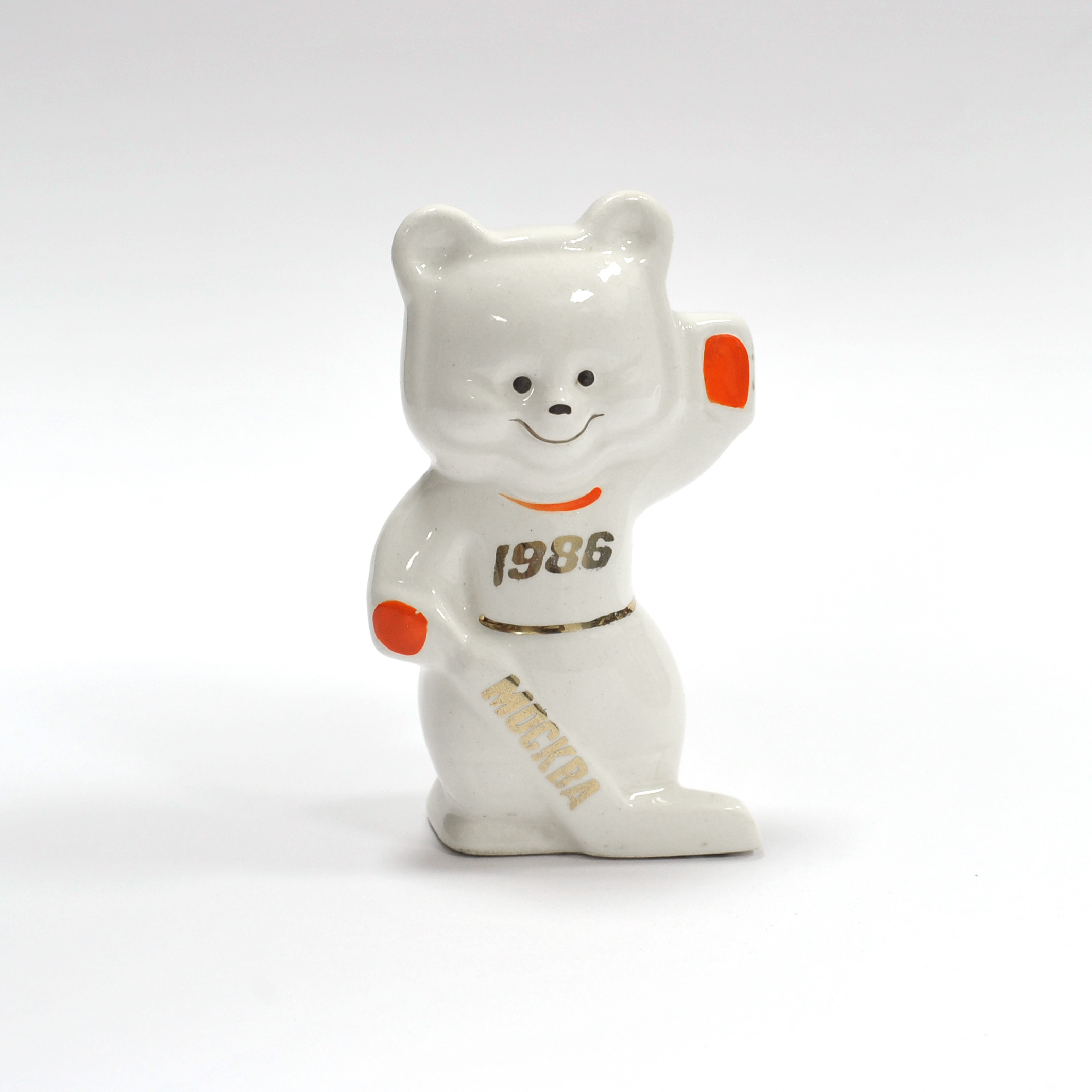 Мишка-хоккеист. Чемпионат мира по хоккею 1986 года. Советский фаянс ЗиК Конаково Мишка-хоккеист. Чемпионат мира по хоккею 1986 года. Советский фаянс ЗиК Конаково