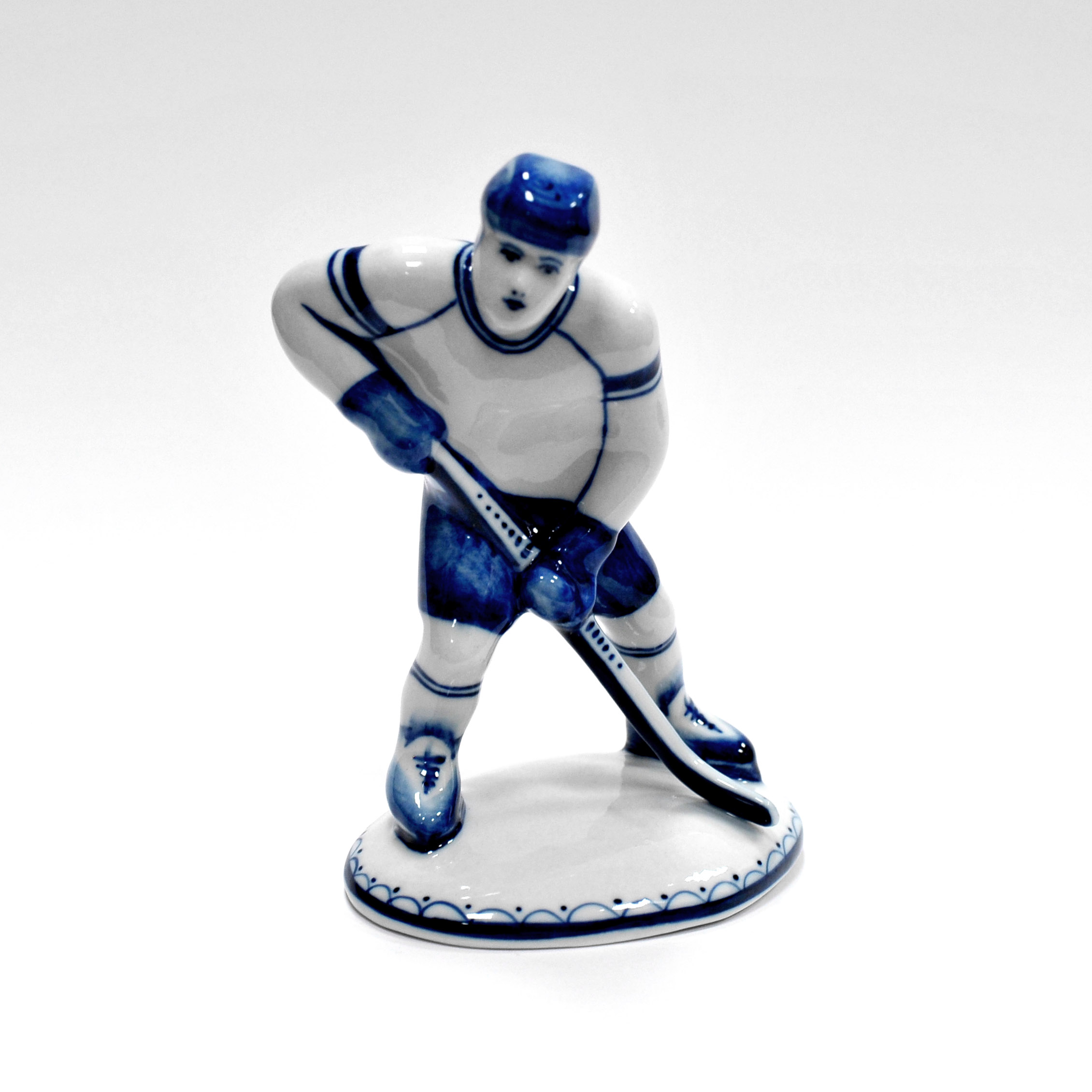 Хоккеист. Фарфоровая статуэтка, Гжель Хоккеист. Фарфоровая статуэтка, Гжель