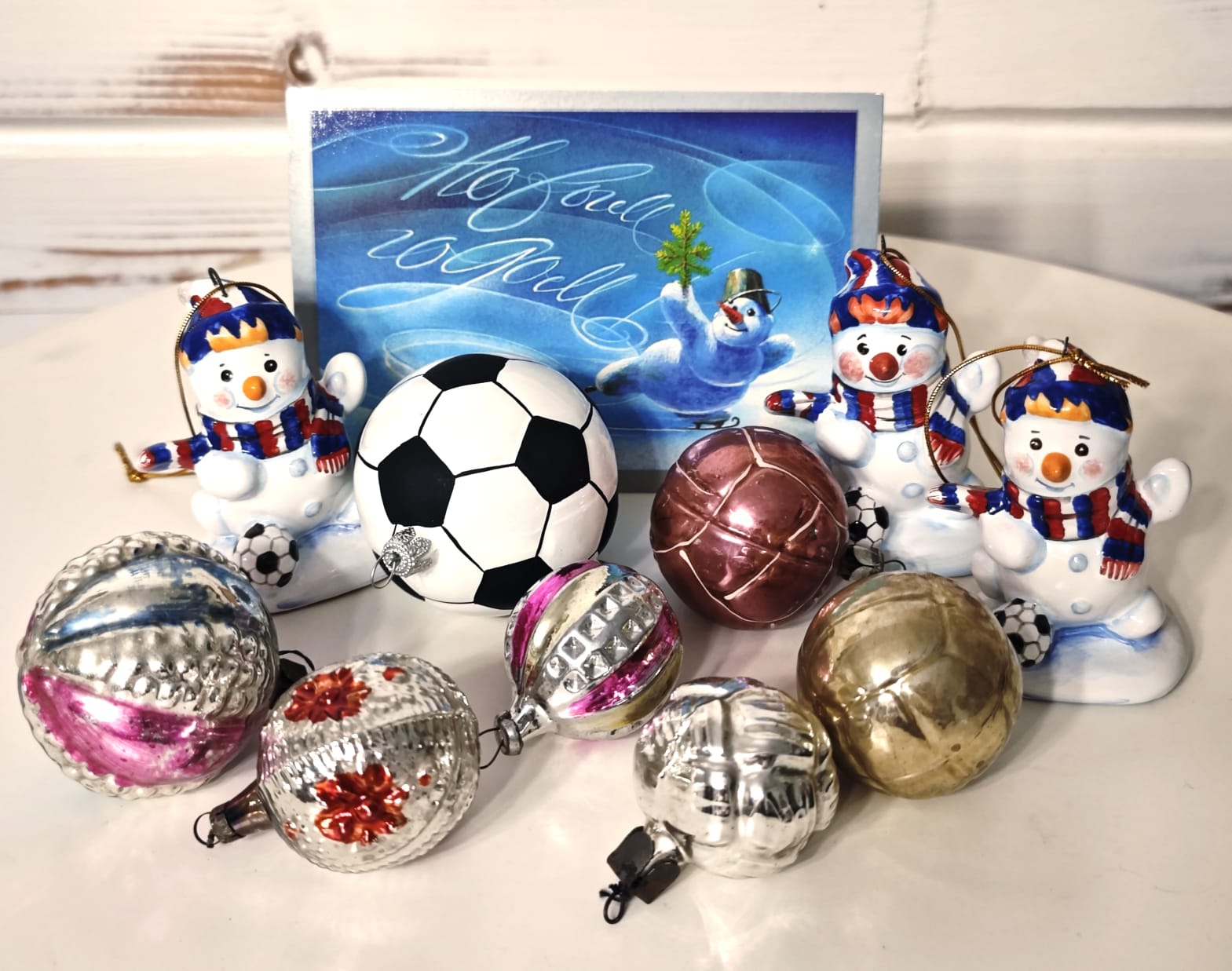 Советские новогодние игрушки "Футбол" Советские новогодние игрушки "Футбол"