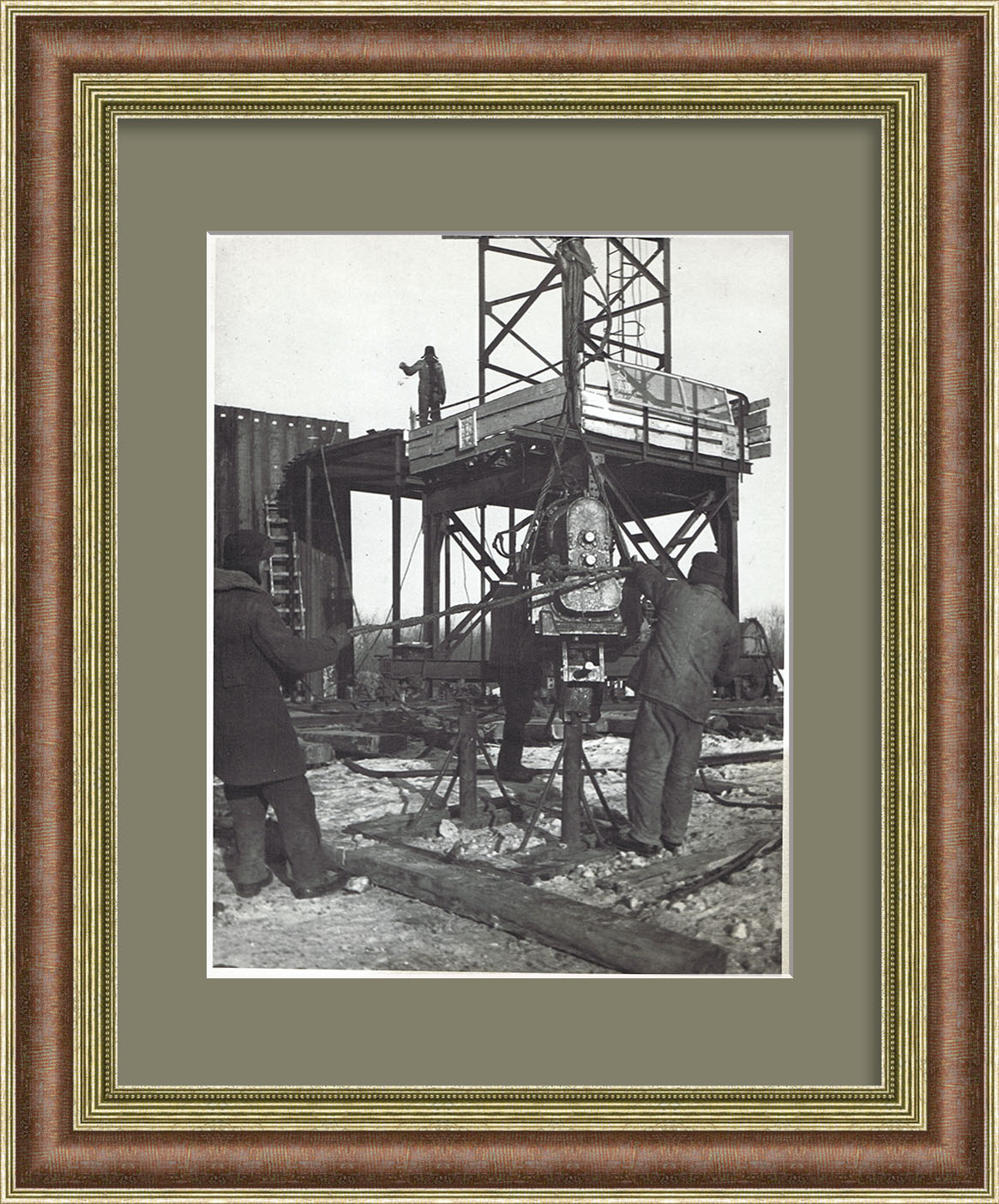 Геологоразведка нефти. Старинная фотография Геологоразведка нефти. Старинная фотография