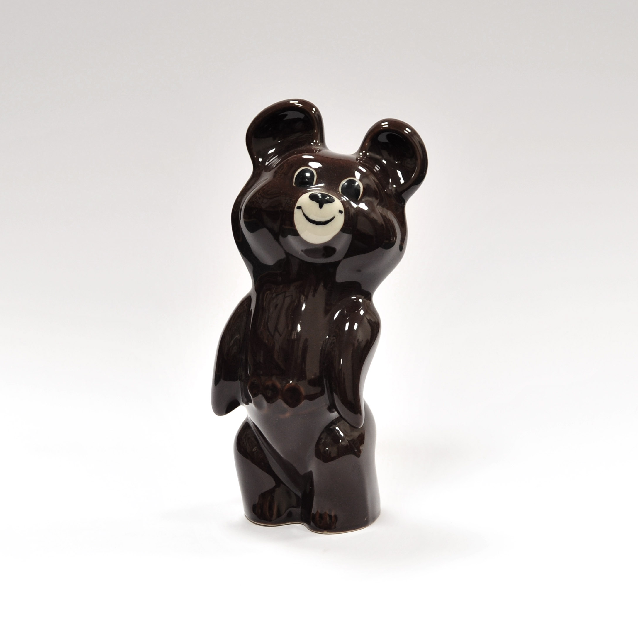 Олимпийский Мишка. Большая фаянсовая винтажная статуэтка Олимпийский Мишка. Большая фаянсовая винтажная статуэтка