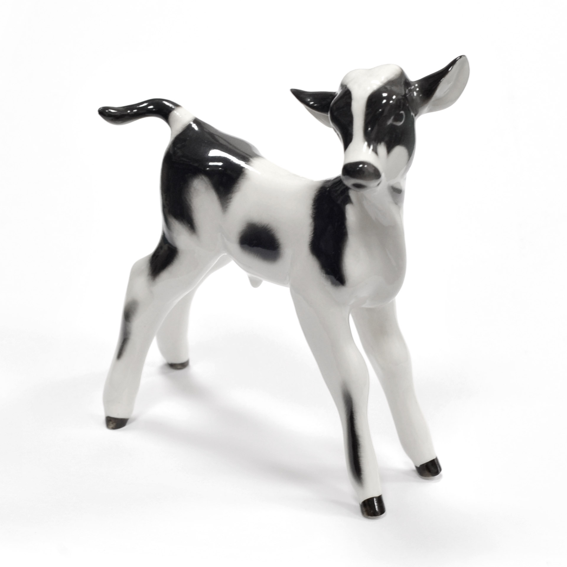 Черный бычок. Фарфоровая статуэтка ЛФЗ Черный бычок. Фарфоровая статуэтка ЛФЗ