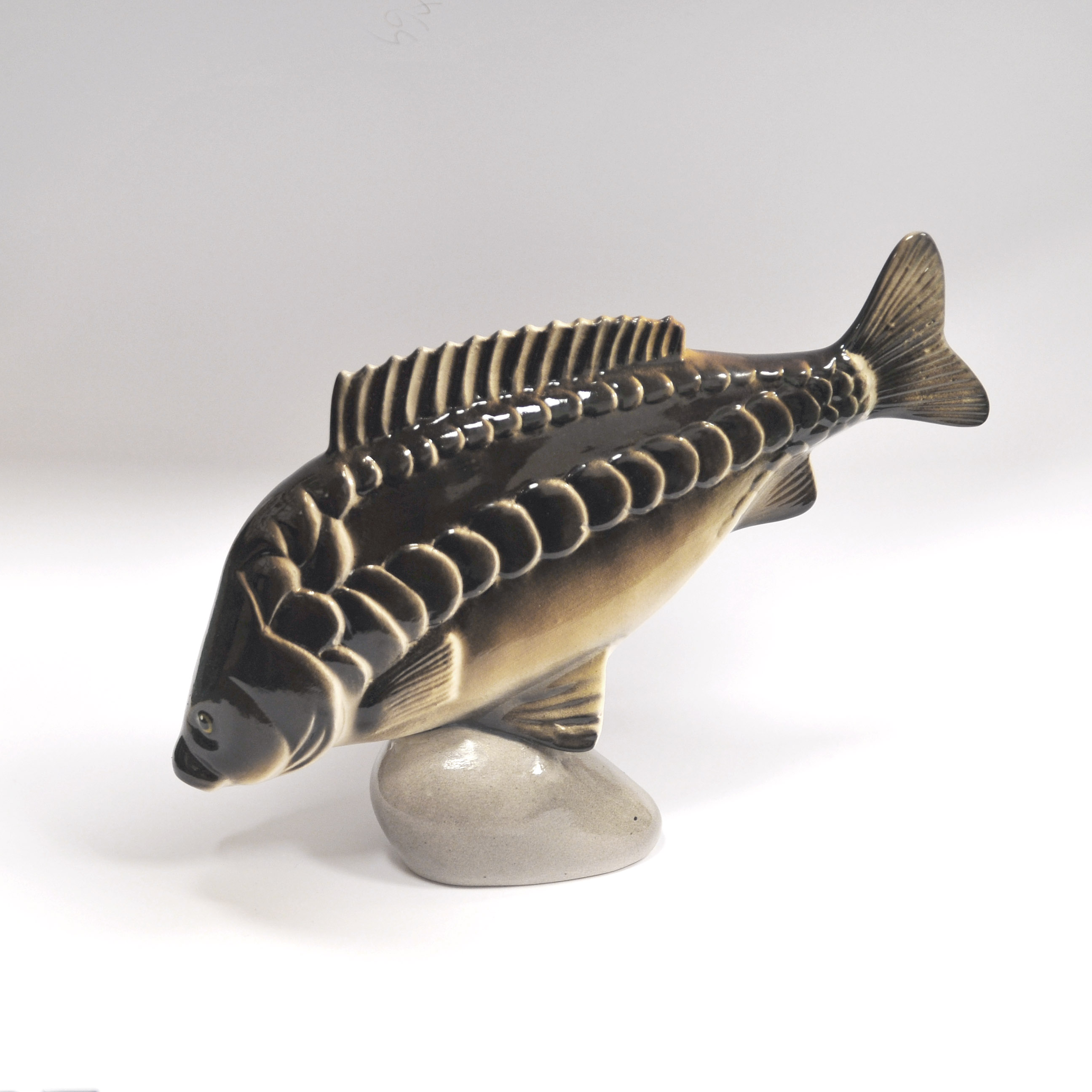 Зеркальный карп, декоративная статуэтка Зеркальный карп, декоративная статуэтка