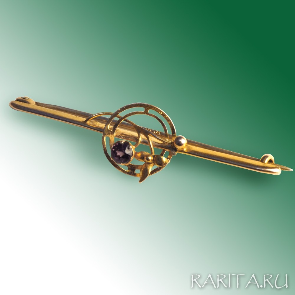 Золотая брошь с аметистом, 1905-е годы, Лондон Золотая брошь с аметистом, 1905-е годы, Лондон