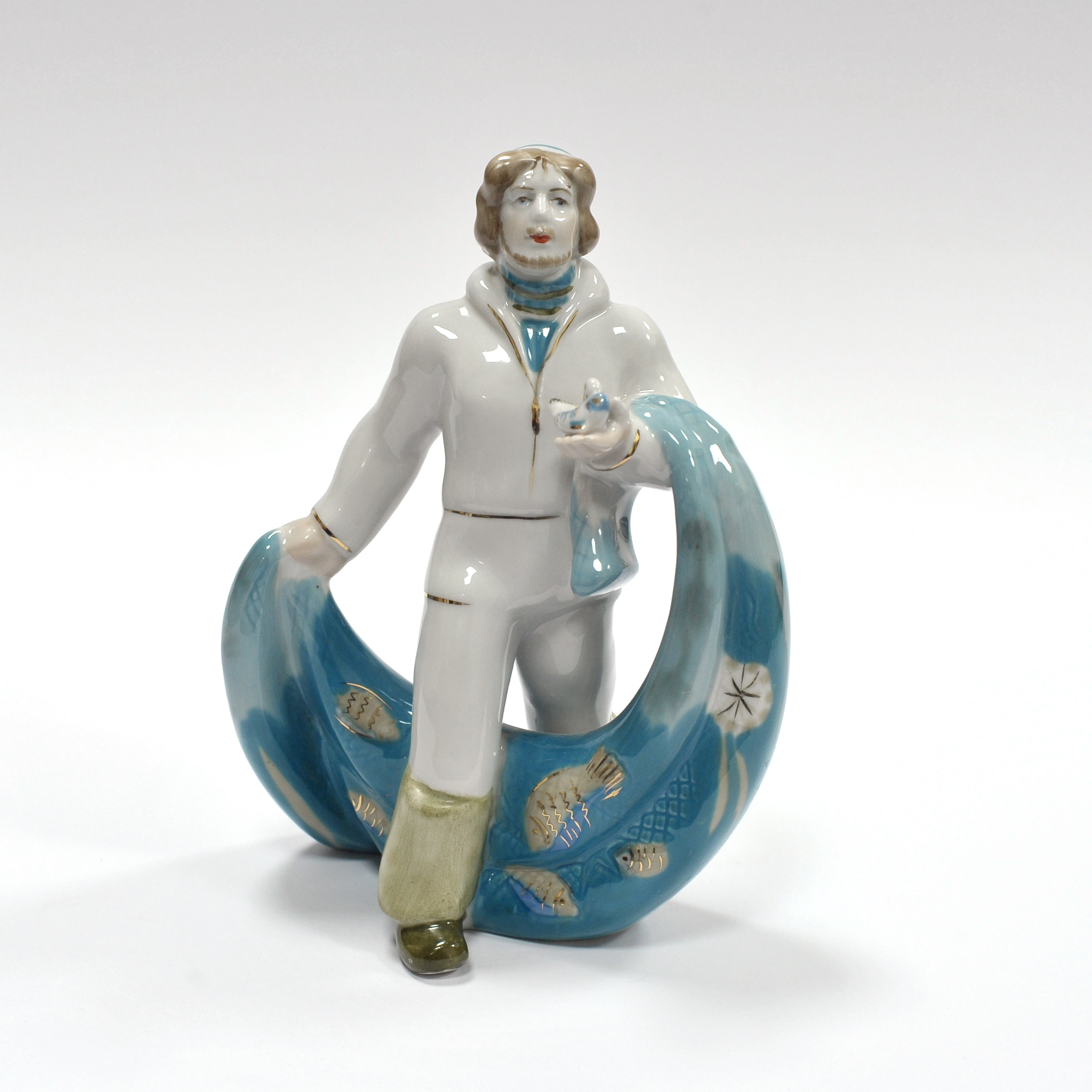 Рыбак с неводом. Советская фарфоровая статуэтка Рыбак с неводом. Советская фарфоровая статуэтка