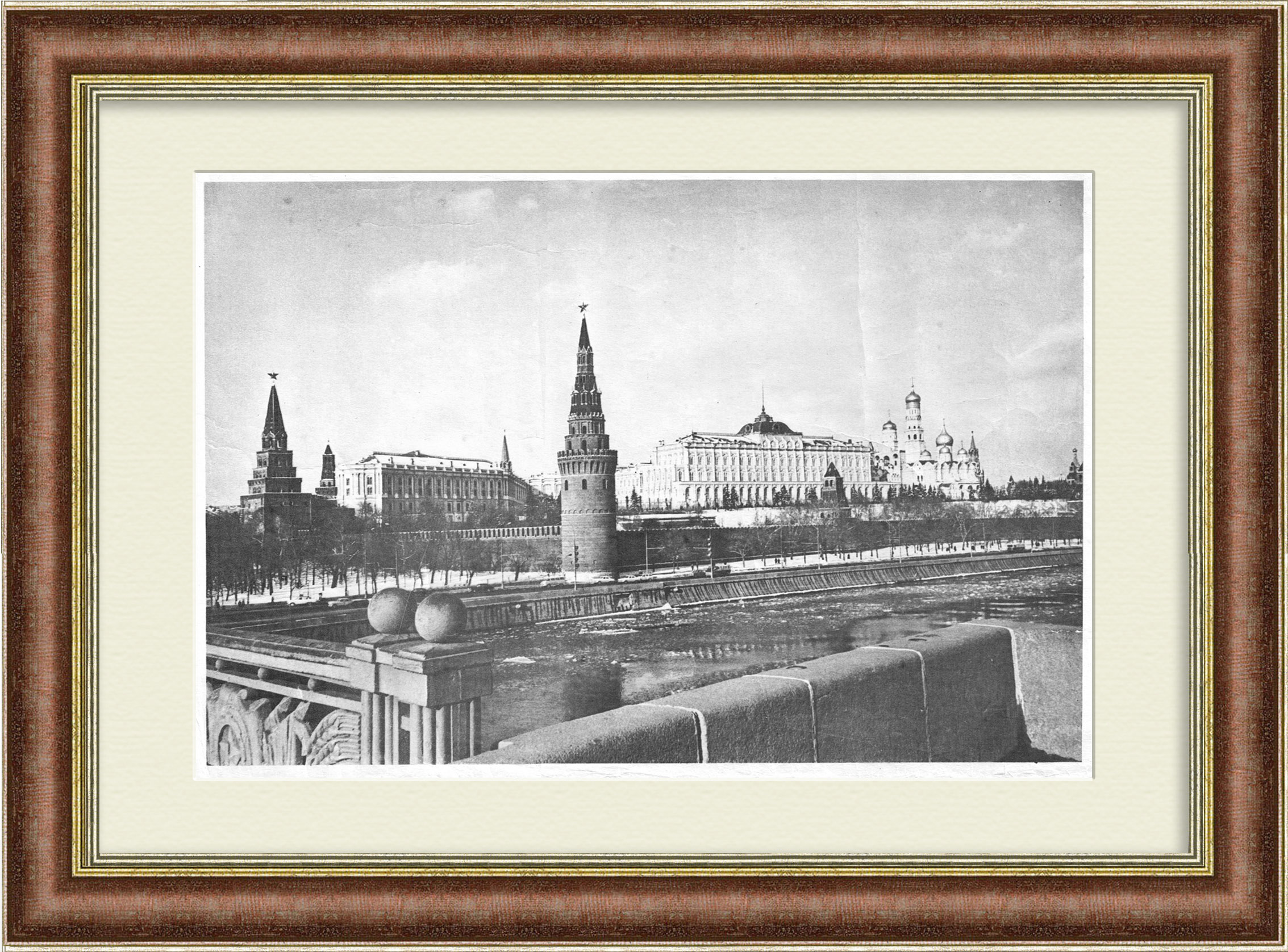 Московский Кремль. Печатная графика в раме Московский Кремль. Печатная графика в раме