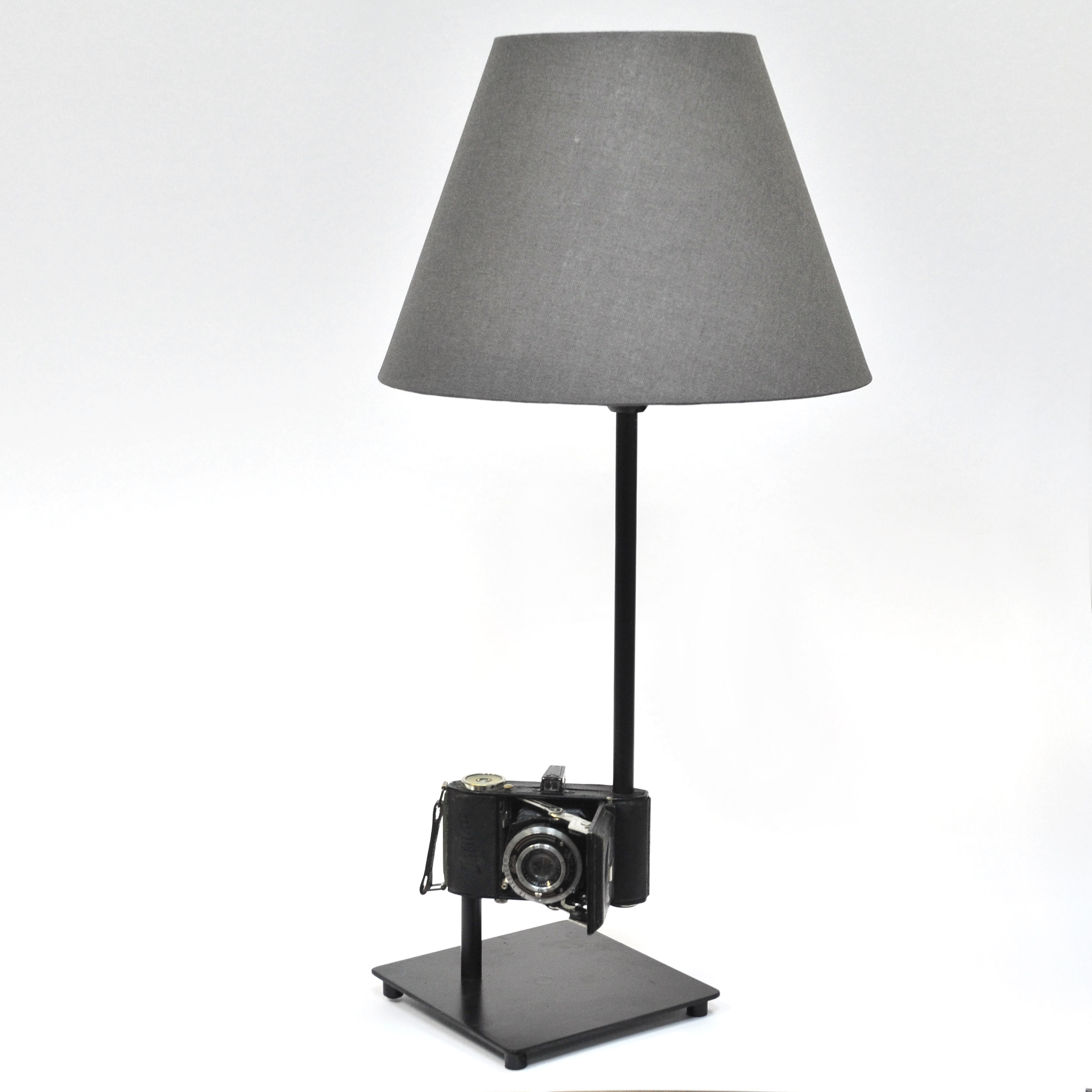 Balda - фотолампа авторская настольная Balda - фотолампа авторская настольная