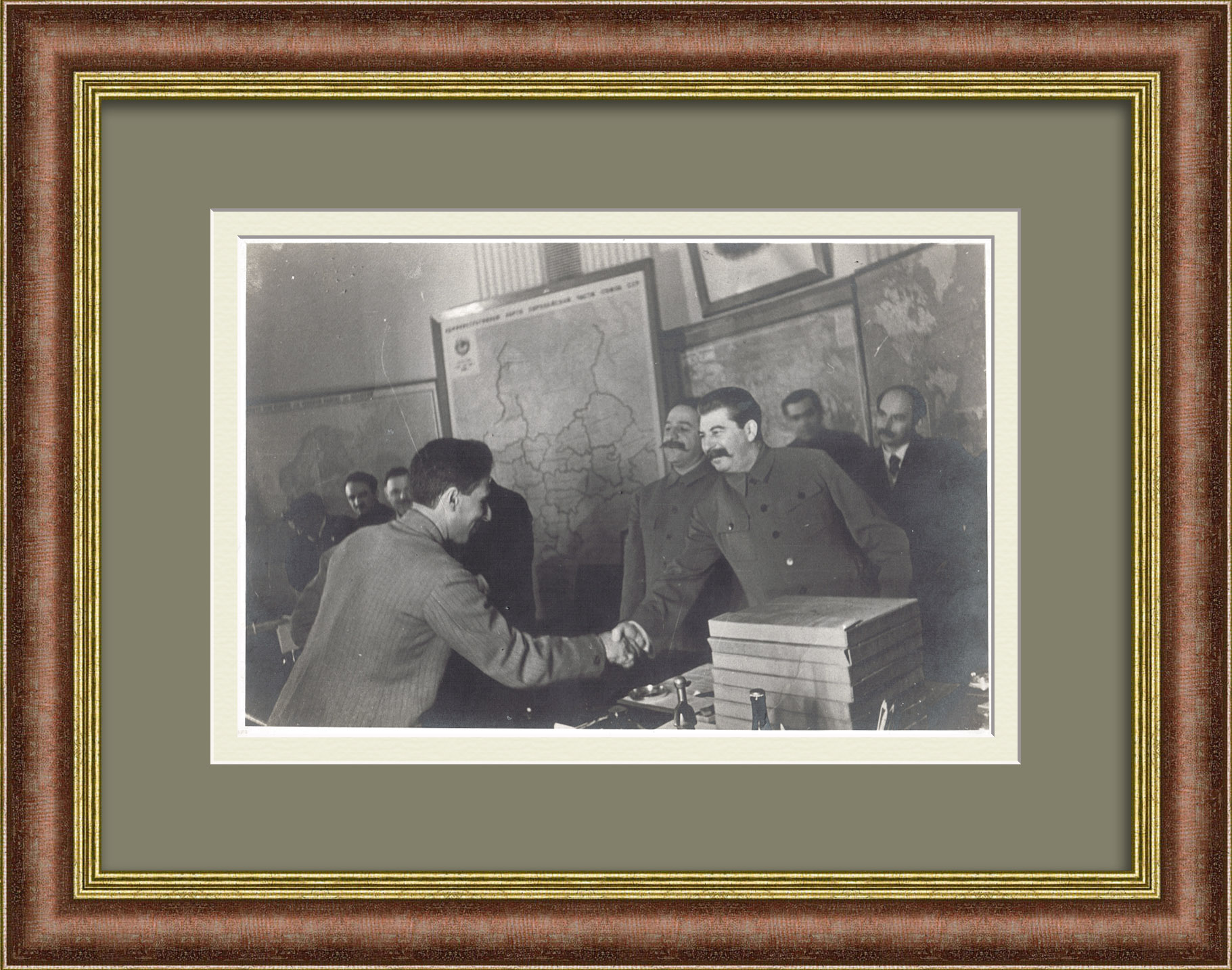 И.Сталин и Мацак Папян, прием делегации Армении в Кремле. Антикварная фотография И.Сталин и Мацак Папян, прием делегации Армении в Кремле. Антикварная фотография